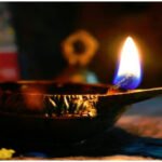 जानिए क्यों जरूरी है मुख्य द्वार पर दीपक जलाना