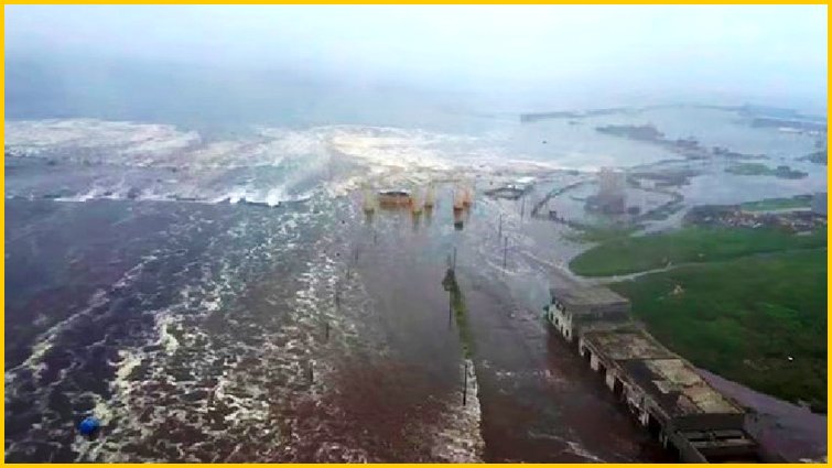 रूस में 8.8 तीव्रता का भूकंप: सुनामी से दहशत, वैश्विक चेतावनी जारी