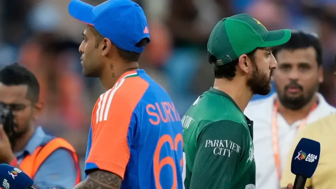 T20 World Cup 2026: भारत-पाक मैच के बाद ‘नो-हैंडशेक’ बवाल, क्या खिलाड़ियों के बीच खत्म हुई खेल भावना?