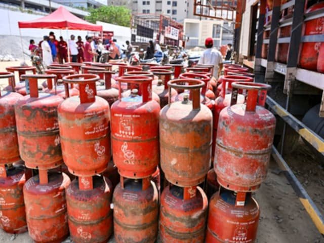 LPG OTP Delivery: LPG सिलेंडर की कालाबाजारी पर सरकार का प्रहार, अब बिना OTP नहीं मिलेगी डिलीवरी, जानें बुकिंग के नए नियम!