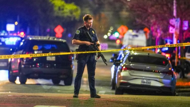 Texas Shooting: टेक्सास में बार के बाहर अंधाधुंध गोलीबारी, पुलिस मुठभेड़ में हमलावर घायल, इलाके में दहशत