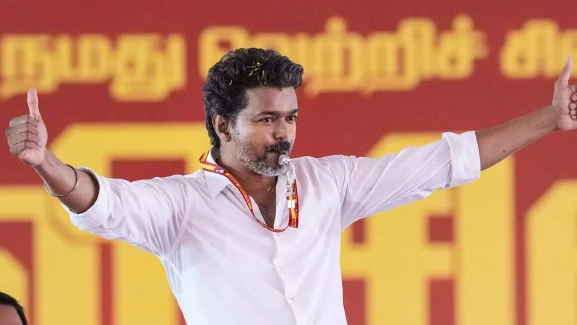 Thalapathy Vijay’s Astrologer : विजय की जीत का ‘राज’ बताने वाले ज्योतिषी की चांदी, मुख्यमंत्री ने दिया खास तोहफा