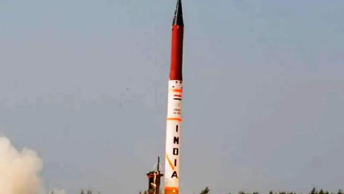 Hypersonic Missile : चीन-पाकिस्तान की नींद उड़ा देगी अग्नि-6, जानें कितनी घातक है भारत की यह मिसाइल