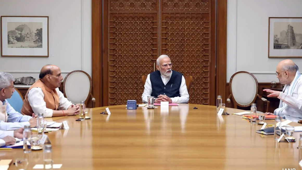 PM Modi Meeting : पीएम मोदी की मंत्रिपरिषद संग अहम बैठक, विकसित भारत 2047 के लिए दिए निर्देश