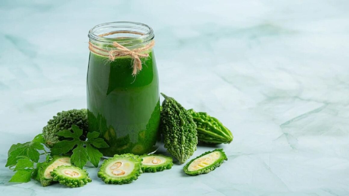 Diabetes Tips: डायबिटीज के मरीजों के लिए अमृत है करेला, लेकिन सेवन का सही तरीका क्या है?