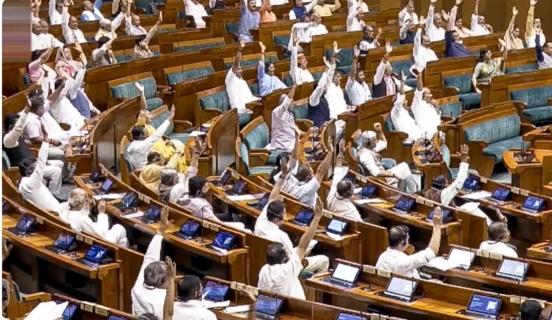 Anti Paper Leak Bill Passed: पेपर लीक रोकने का सख्त कानून लोकसभा में पास, 7 साल जेल और 10 करोड़ जुर्माना