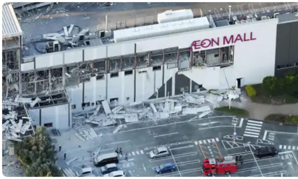 Japan Earthquake: 6.8 तीव्रता के झटके, मॉल ढहा, 50+ लोग फंसे, बड़े स्तर पर रेस्क्यू जारी