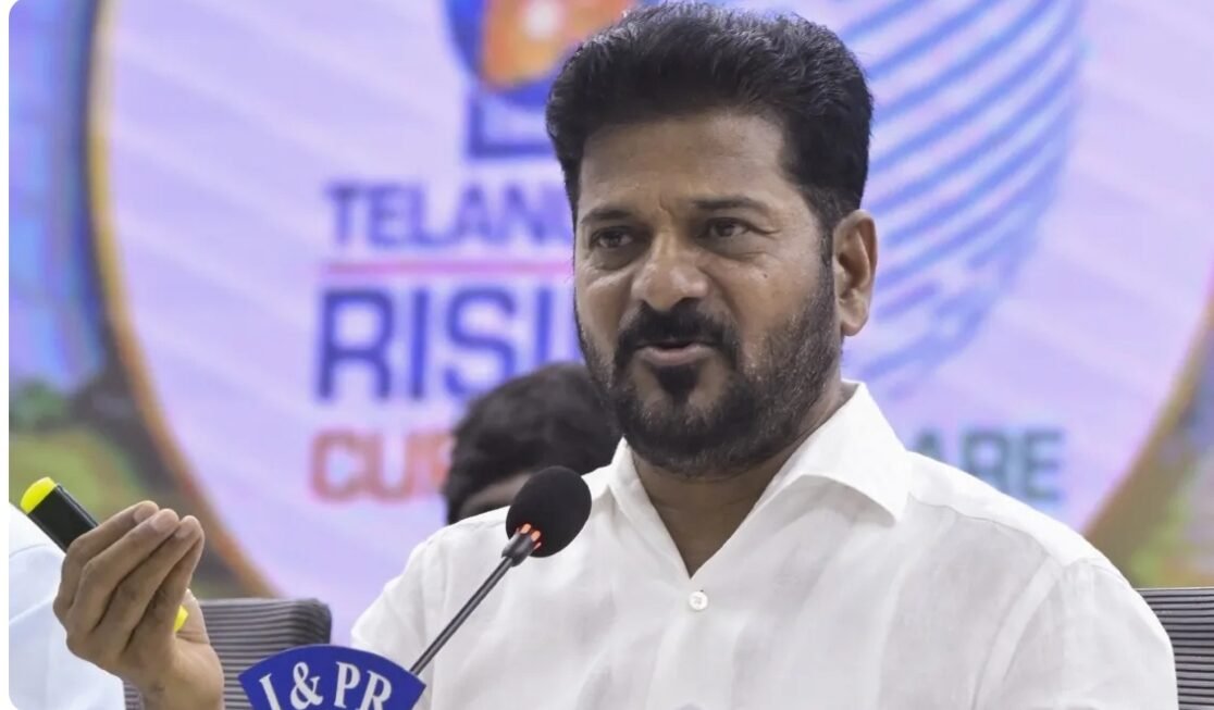 Revanth Reddy Land Scam: तेलंगाना में जमीन आवंटन पर सियासी घमासान, BRS ने CM रेवंत रेड्डी को घेरा