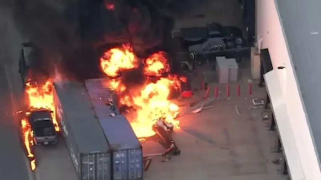 Los Angeles Helicopter Crash: मीडिया हेलीकॉप्टर क्रैश, तीन की मौत; बस हादसे की कवरेज कर रहा था चॉपर