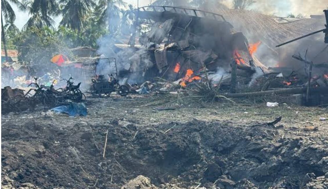 Myanmar Airstrike: रखाइन के बाजार पर हवाई हमला, शुरुआती रिपोर्ट में 33 मौतें और 36 घायल