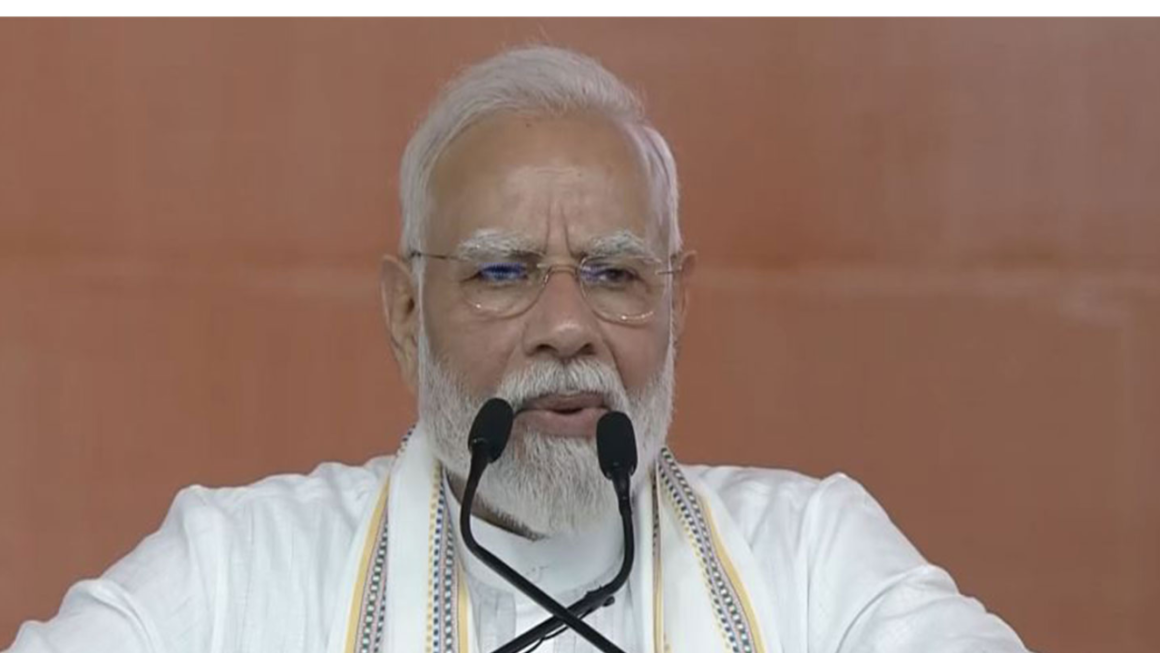 PM Modi Vadodara: Gen-Z के साथ PM मोदी का मेगा संवाद, हजारों युवाओं की मौजूदगी में हुआ खास कार्यक्रम